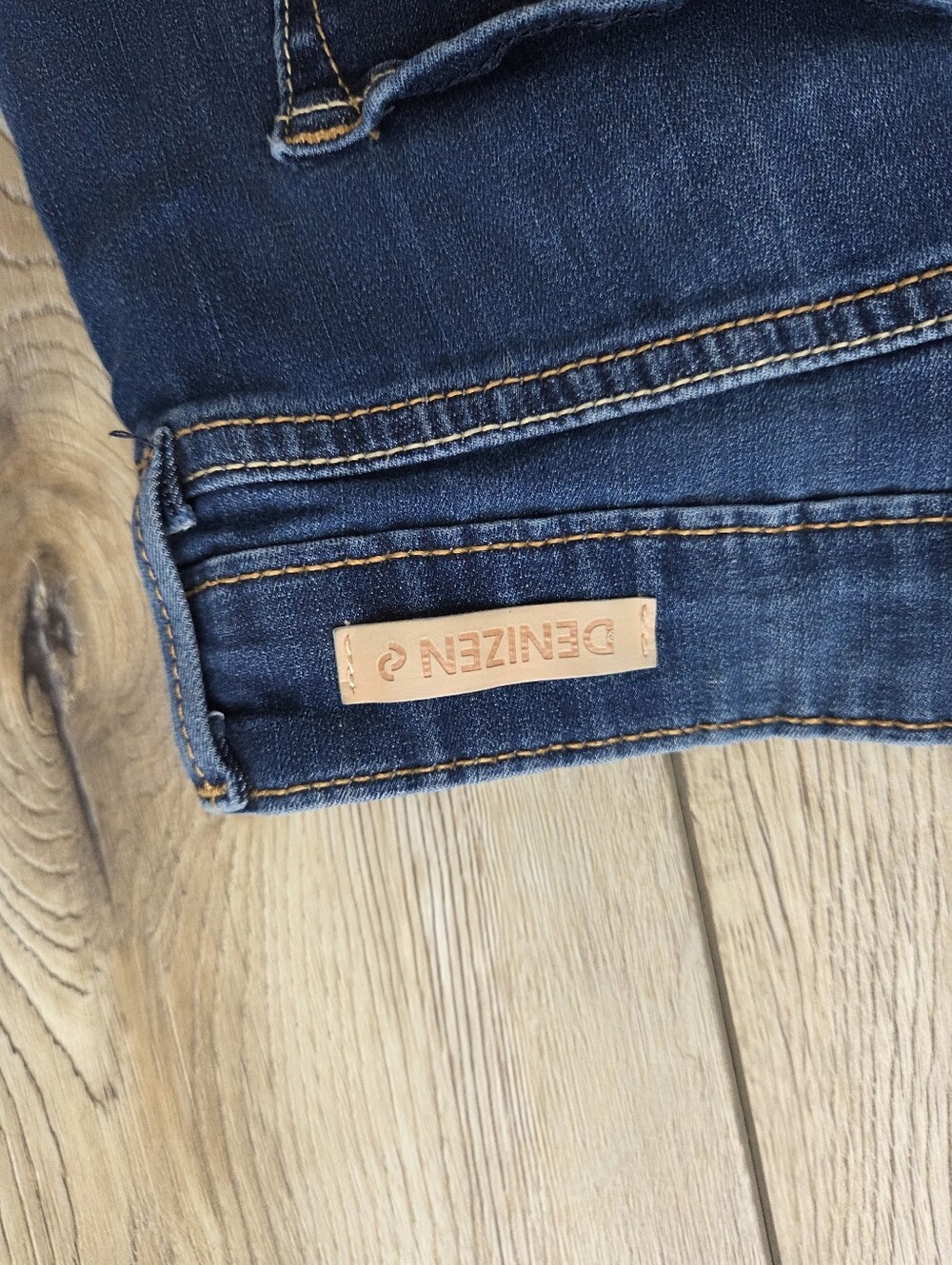 Lee Riders Jean Shorts - Picture 3 of 5